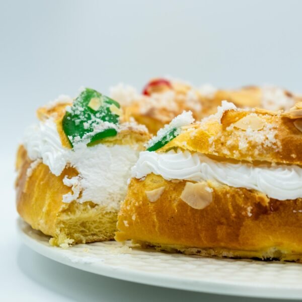 Roscón de reyes relleno de nata - Imagen 4