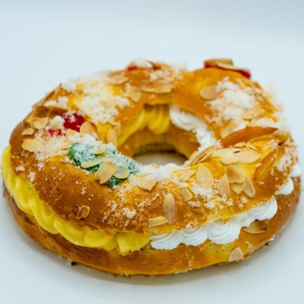Roscón de Reyes relleno mitad nata/crema