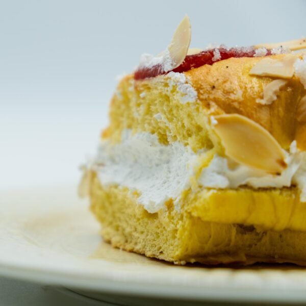Roscón de Reyes relleno mitad nata/trufa - Imagen 7