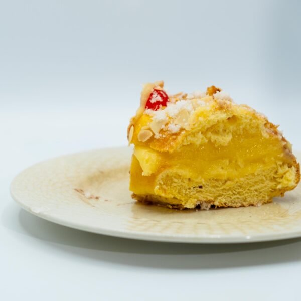 Roscón de Reyes relleno de crema - Imagen 4