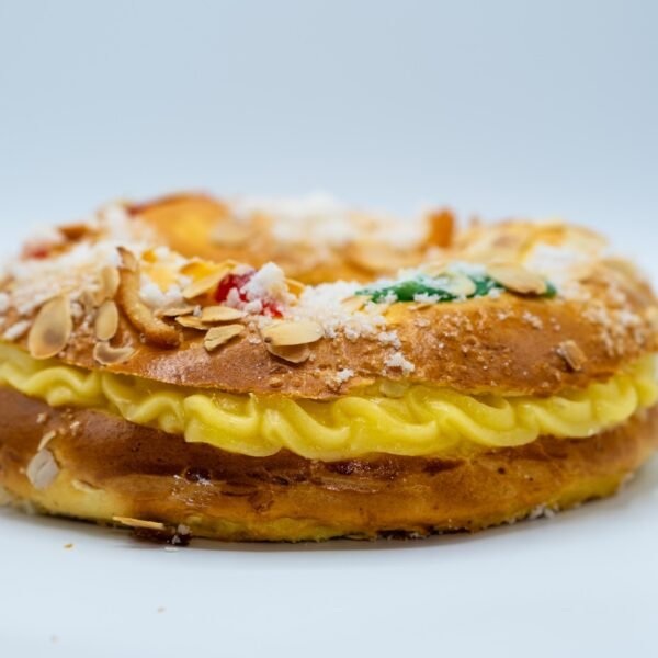 Roscón de Reyes relleno de crema