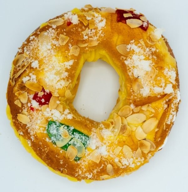 Roscón de Reyes relleno de crema - Imagen 3