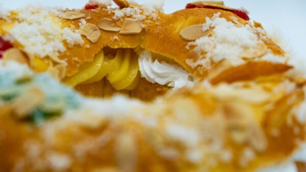 Roscón de Reyes relleno mitad nata/crema - Imagen 4